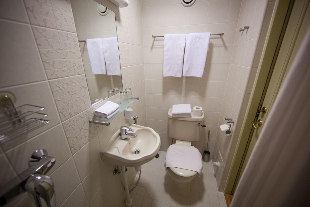 Aasa Kuelalistemaja Hotel Viljandi  Room photo